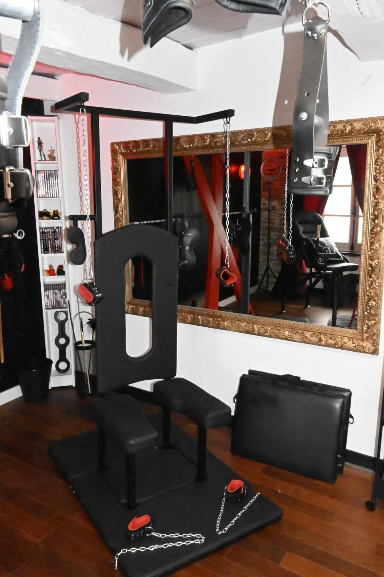 Love Room Donjon Dol In Love Bdsm Dol-de-Bretagne Exterior foto